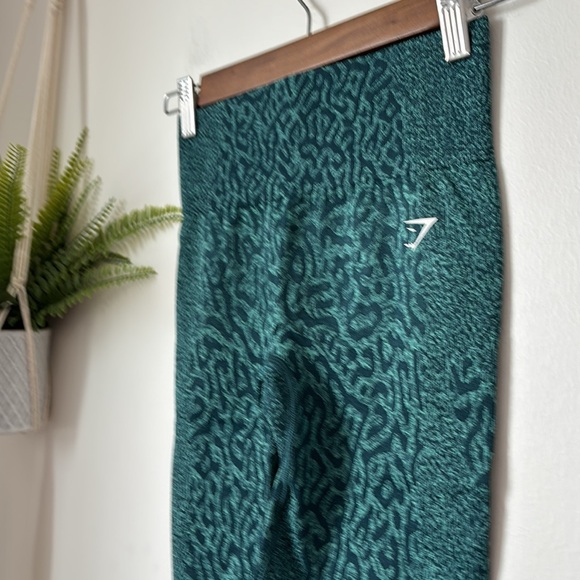 NWT Gymshark Adapt Seamless Emerald Green Animal Print Shorts - Picture 3 of 9